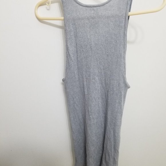 3 gray Hanes Large men's tank tops - Picture 8 of 10